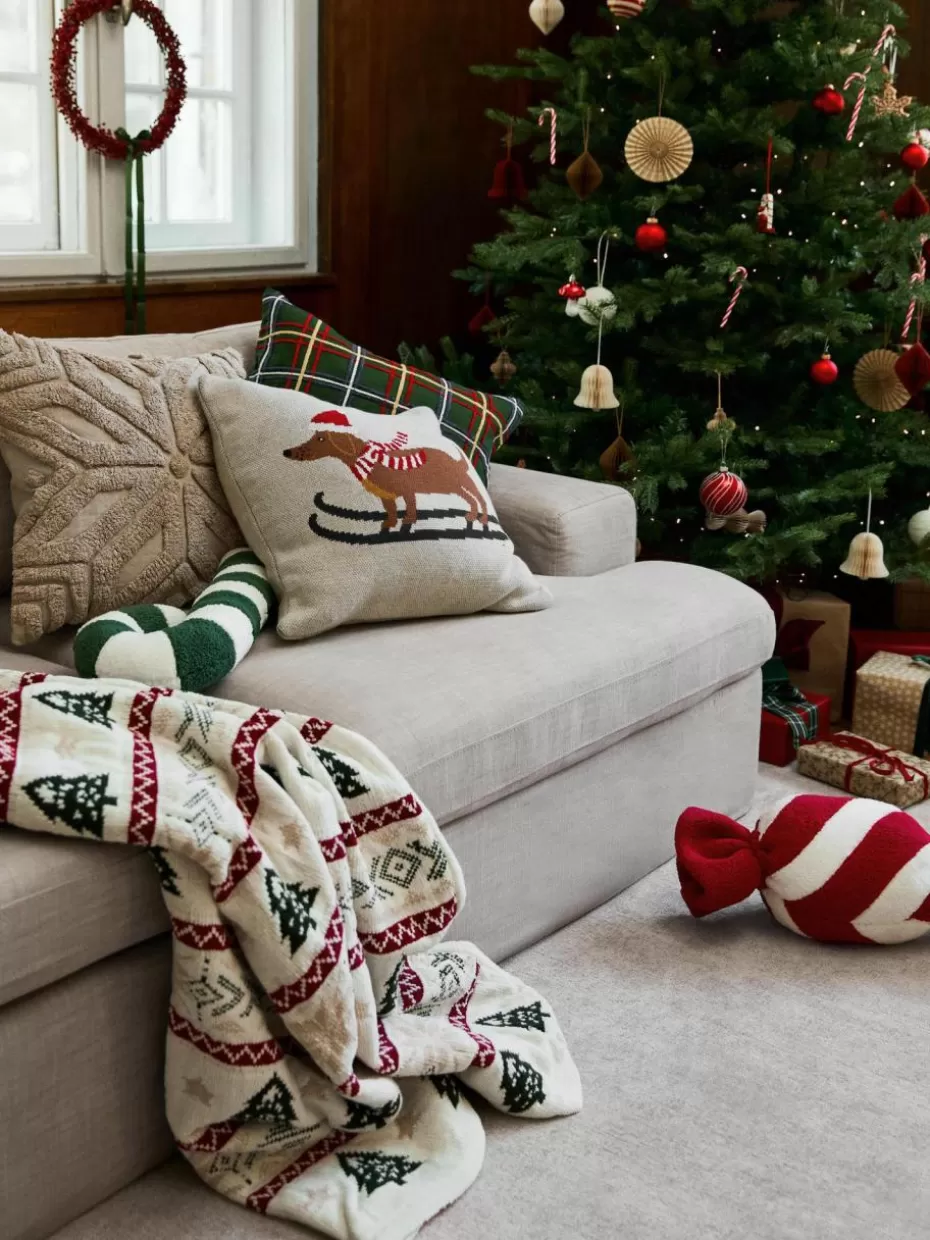 Weihnachtskissen | Family Holidays-Westwing Collection Baumwoll-Kissenhülle Buddy mit winterlichem Motiv Hellbeige, Bunt