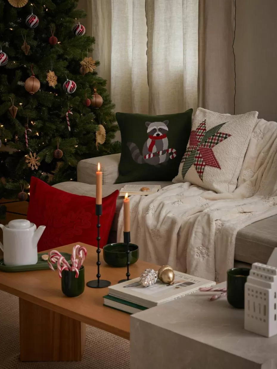 Weihnachtskissen | Family Holidays-Westwing Collection Baumwoll-Kissenhülle Buddy mit winterlichem Motiv Dunkelgrün, Bunt