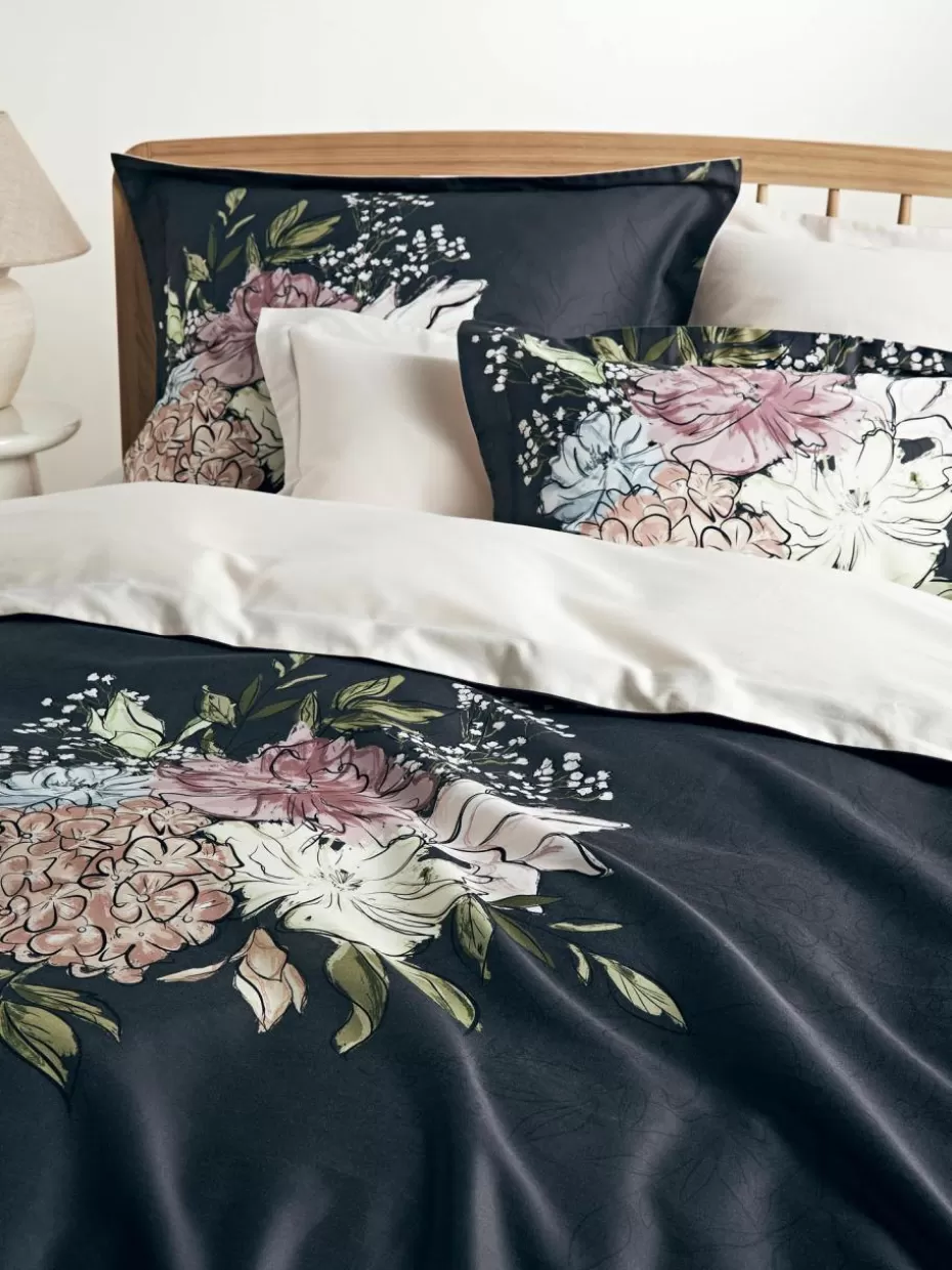 Bettwäsche-Westwing Collection Baumwollsatin-Bettdeckenbezug Margot mit Blumen-Print Dunkelblau, Hellbeige
