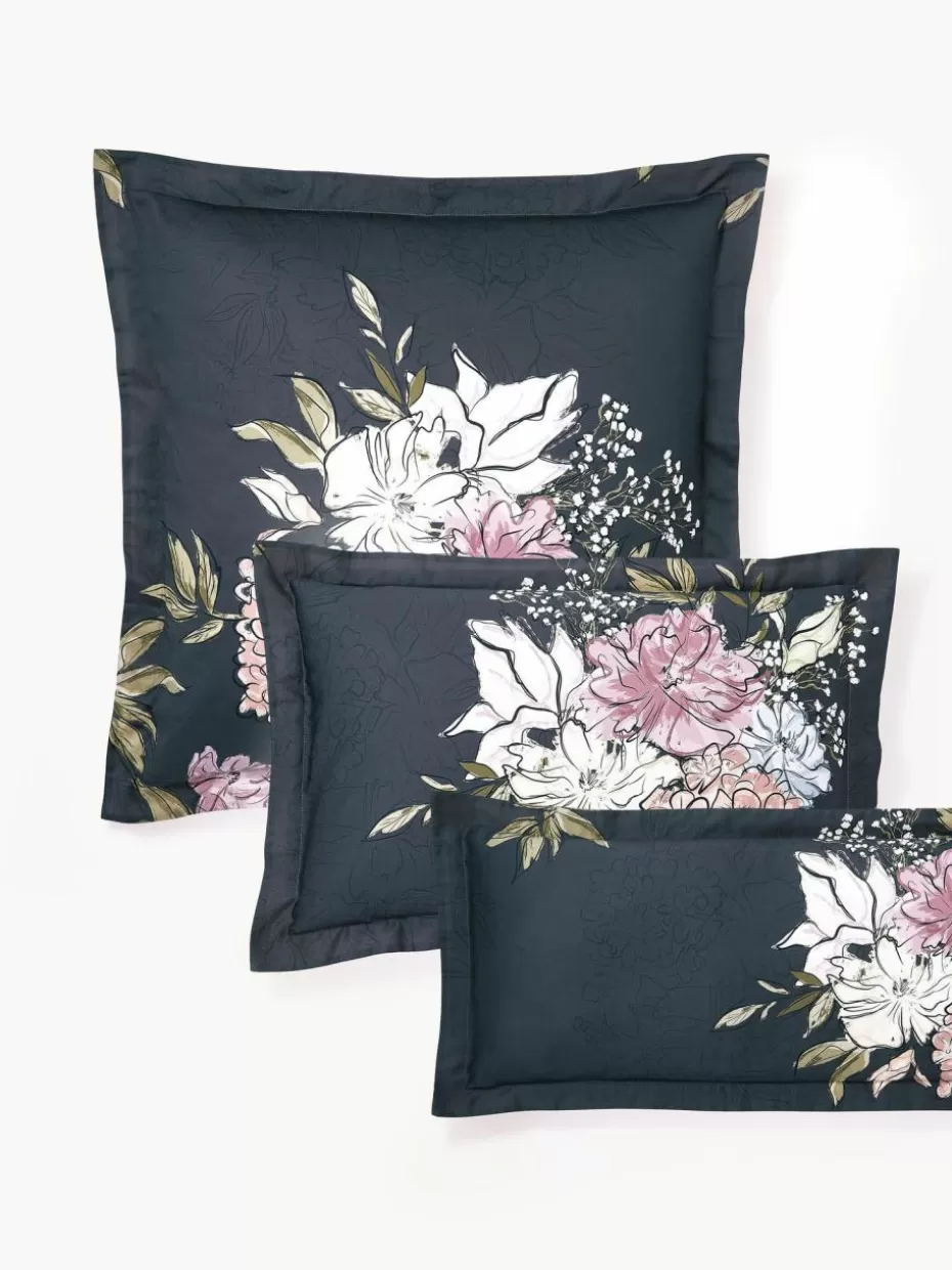 Kopfkissenbezüge-Westwing Collection Baumwollsatin-Kopfkissenbezug Margot mit Blumen-Print Dunkelblau, Hellbeige
