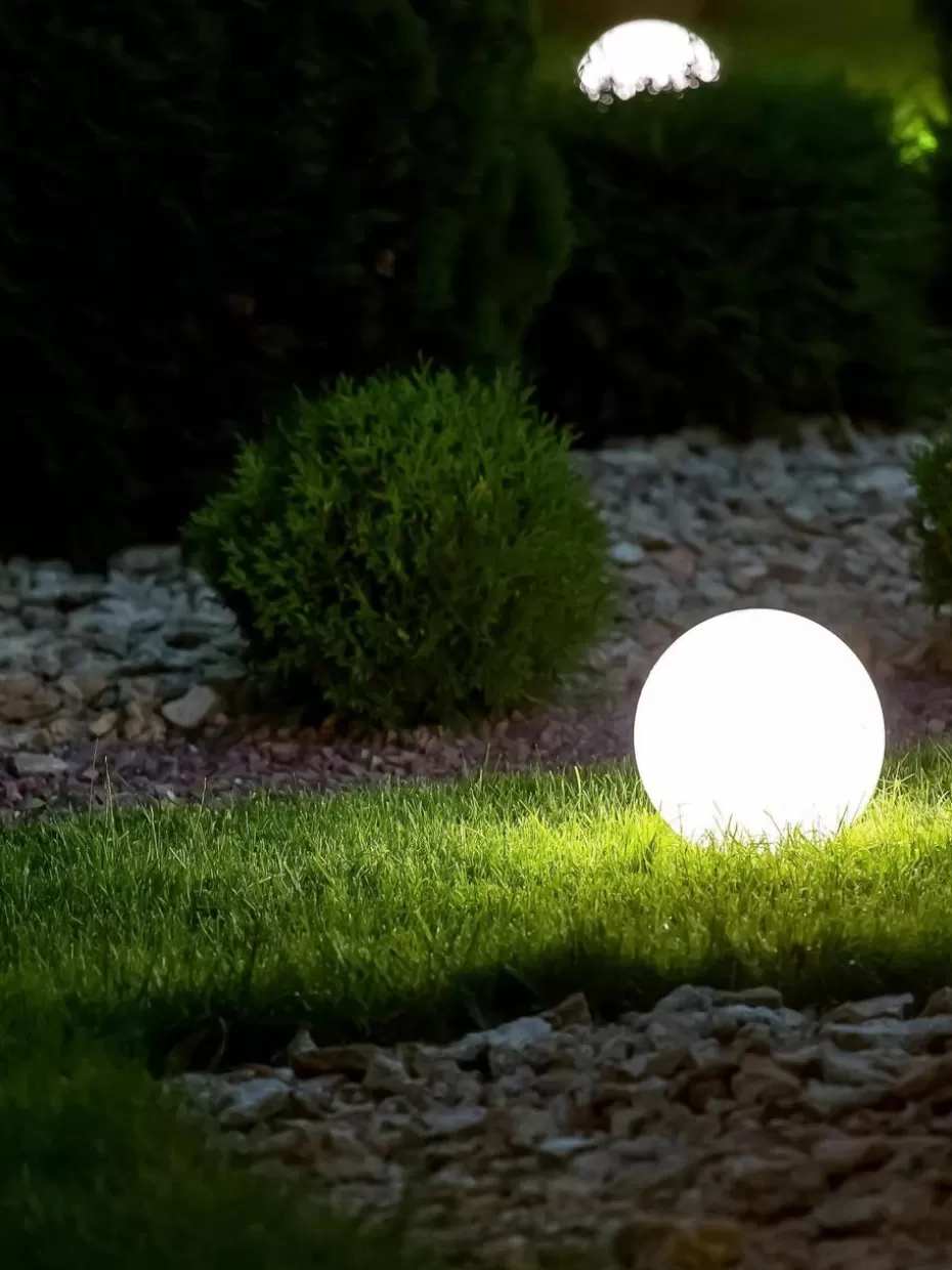 Wegeleuchten & Bodenleuchten-Westwing Bodenleuchte Ball mit Stecker