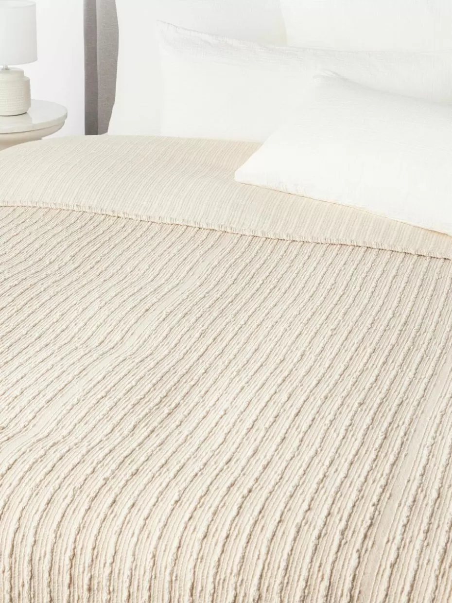 Tagesdecken & Bettüberwürfe-Westwing Collection Bouclé-Tagesdecke Thomassin Hellbeige