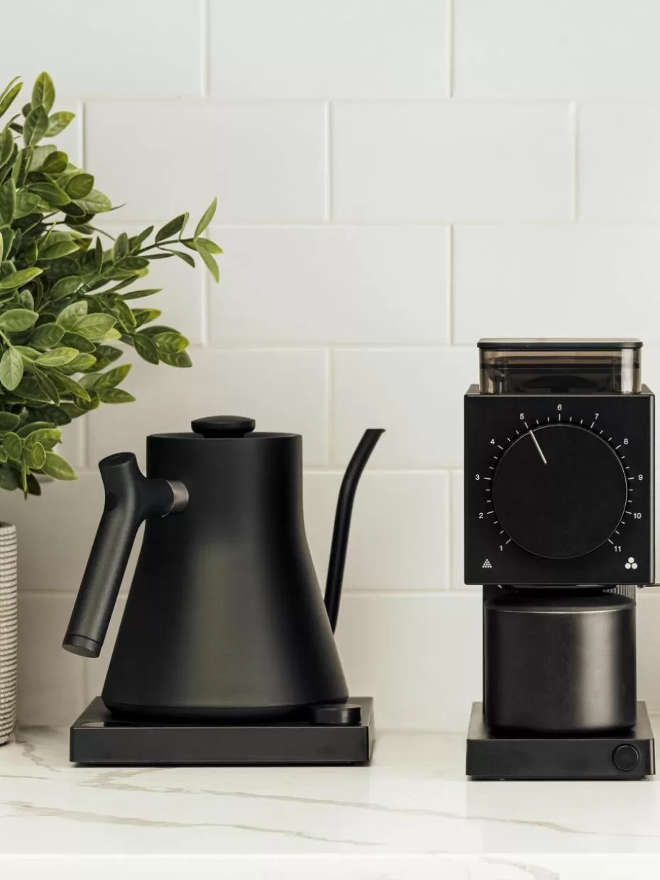 Wasserkocher-Fellow Elektrischer Wasserkocher Stagg, 0.9 L Schwarz, matt