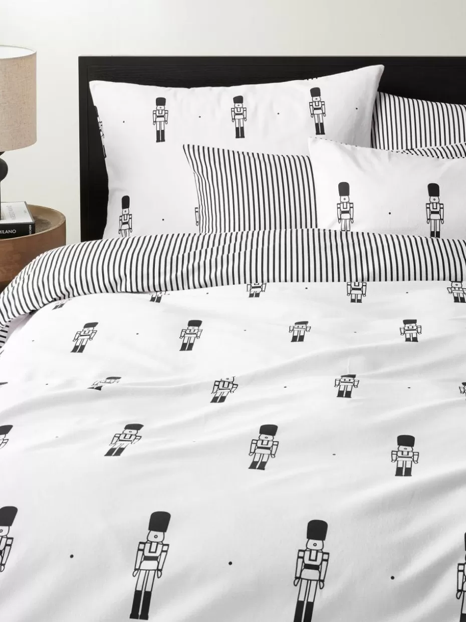 Weihnachtsbettwäsche | Bettwäsche-Westwing Collection Flanell-Wendebettdeckenbezug Noan mit Nussknackermotiv Nussknackermotiv Schwarz
