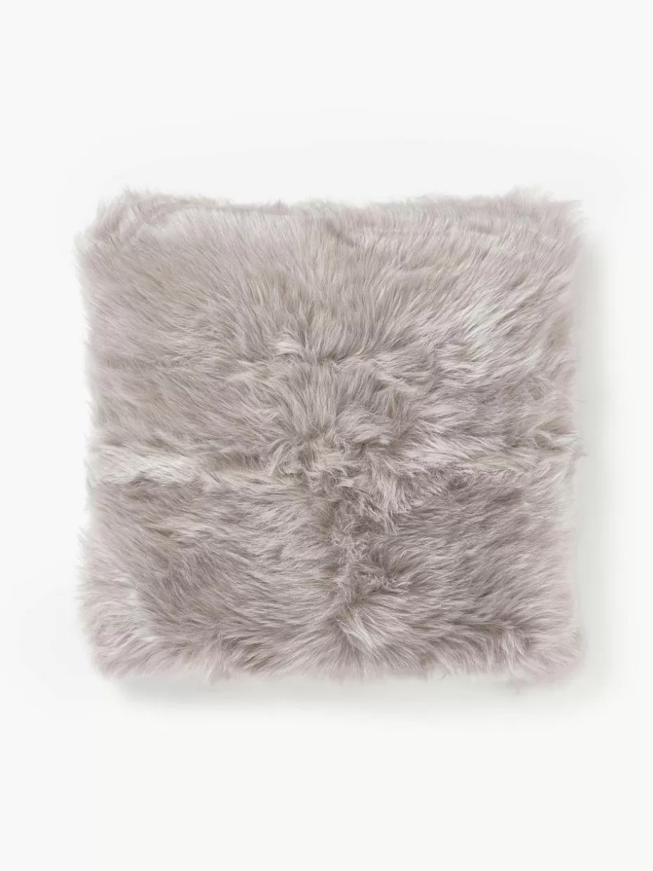 Weihnachtskissen | Dekokissen-Westwing Collection Flauschige Kunstfell-Kissenhülle Mathilde, glatt Hellgrau