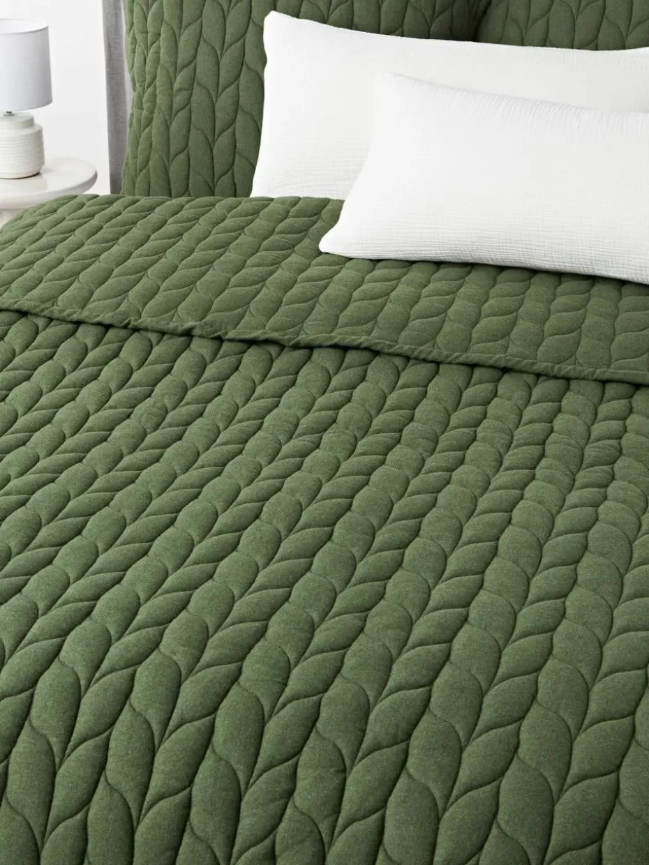 Tagesdecken & Bettüberwürfe-Westwing Collection Gesteppte Flanell-Tagesdecke Selby mit Strukturmuster Dunkelgrün