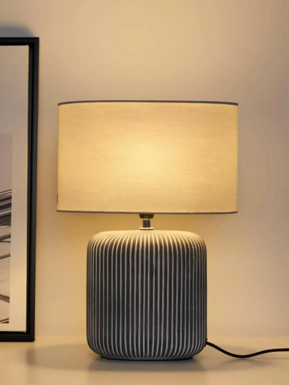 Nachttischlampen-Westwing Gestreifte Ovale Keramik-Tischlampe Pure Shine