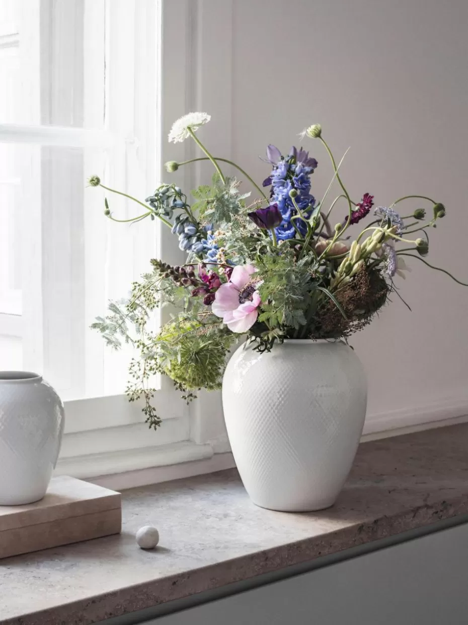 Vasen-Lyngby Porcelaen Handgefertigte Porzellan-Vase Rhombe, H 25 cm