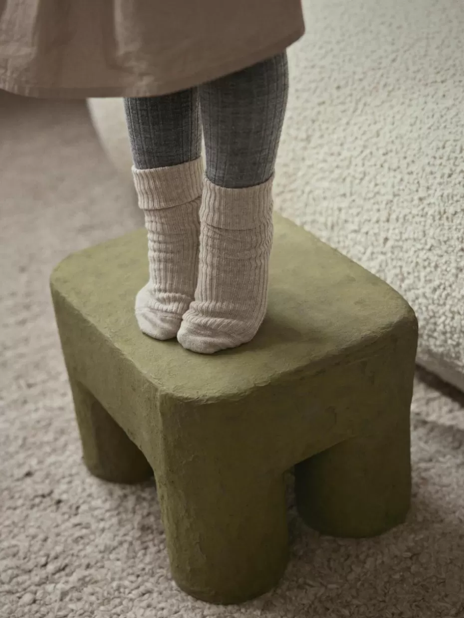 Stühle-ferm LIVING Kids Handgefertigter Kinderhocker Podo Olivgrün