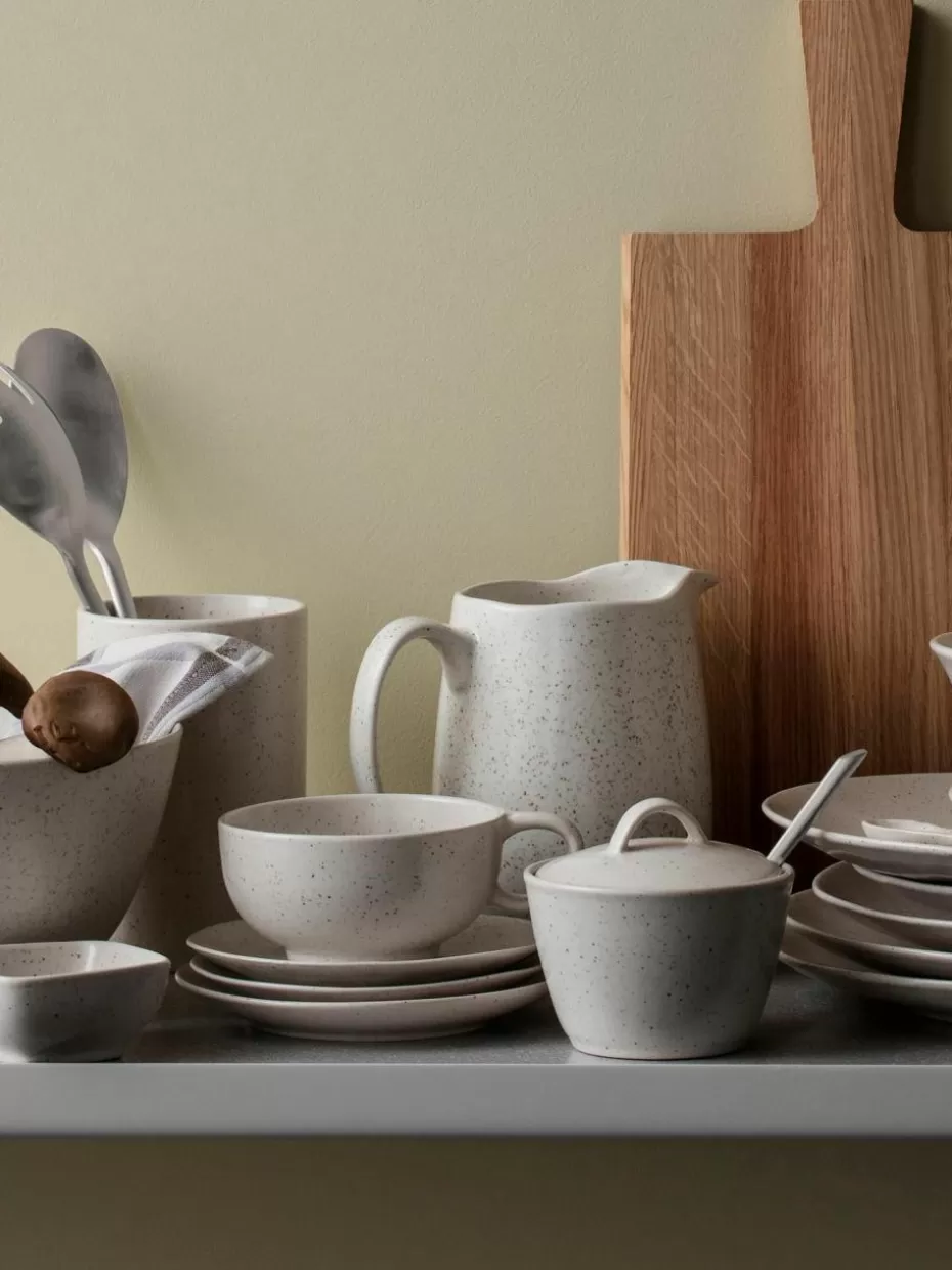 Tassen-Broste Copenhagen Handgemachte Teetasse Nordic Vanilla mit Untertasse Off White, gesprenkelt