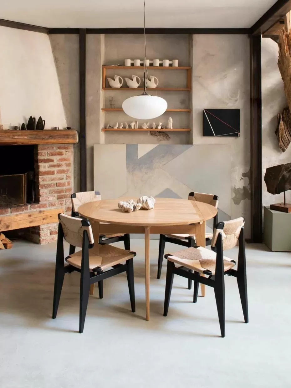 Stühle-GUBI Holzstuhl C-Chair aus Eichenholz mit geflochtener Sitzfläche Eichenholz schwarz lackiert, Hellbeige