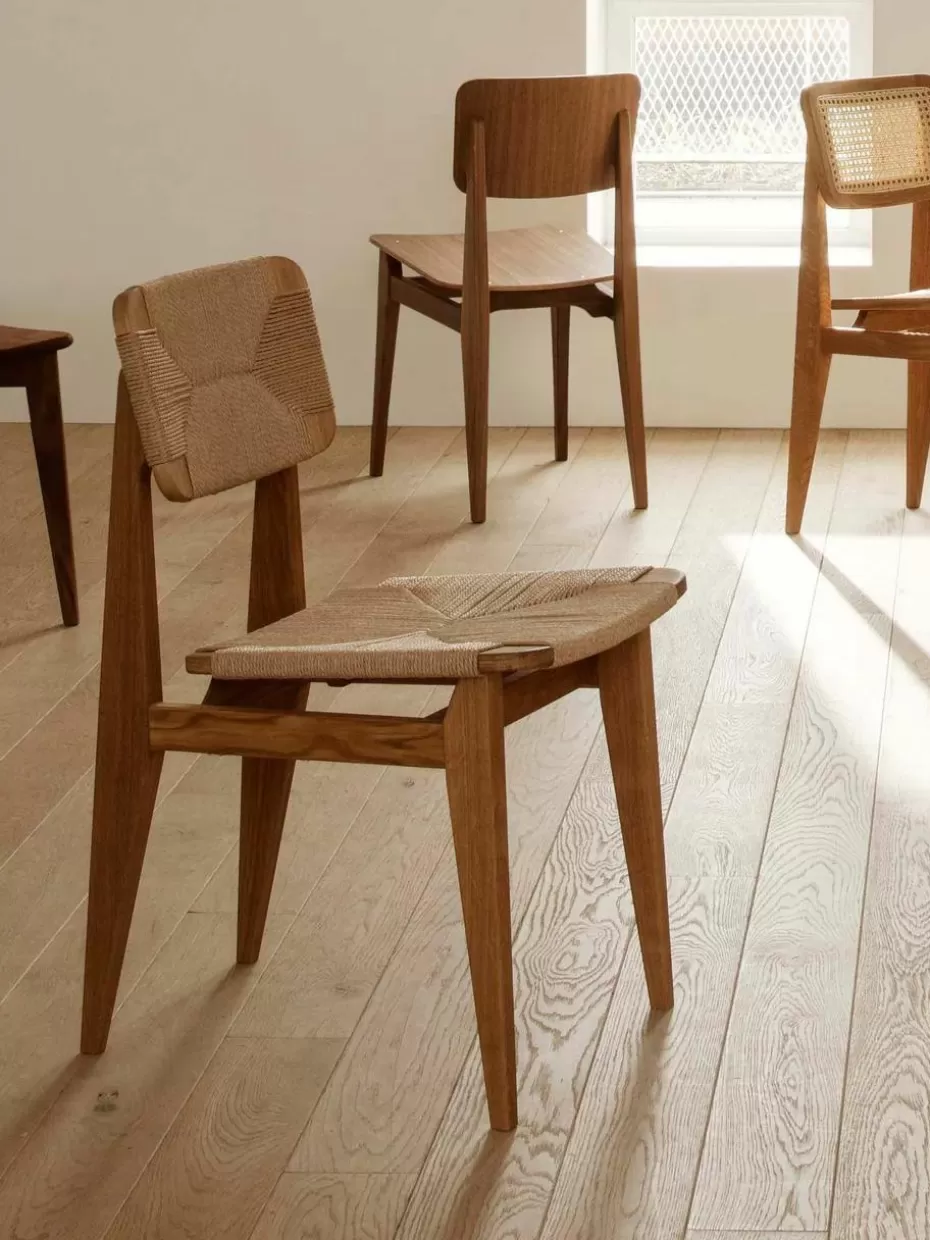 Stühle-GUBI Holzstuhl C-Chair aus Walnussholz mit geflochtener Sitzfläche Amerikanisches Walnussholz, Hellbeige