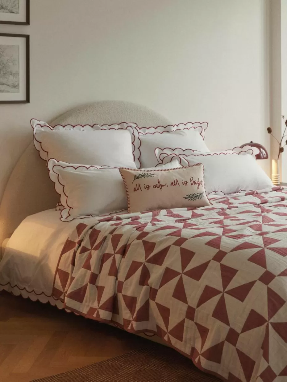 Weihnachtliche Decken & Plaids | Tagesdecken & Bettüberwürfe-Westwing Collection Jacquard-Tagesdecke Benson Weinrot, Off White