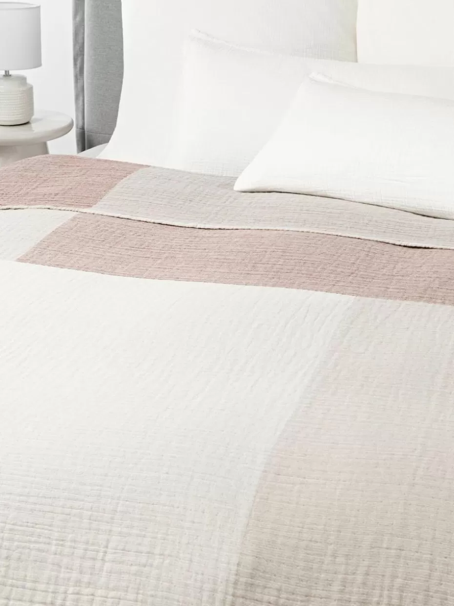 Tagesdecken & Bettüberwürfe-Westwing Collection Jacquard-Tagesdecke Hekla aus Musselin Altrosa, Beige