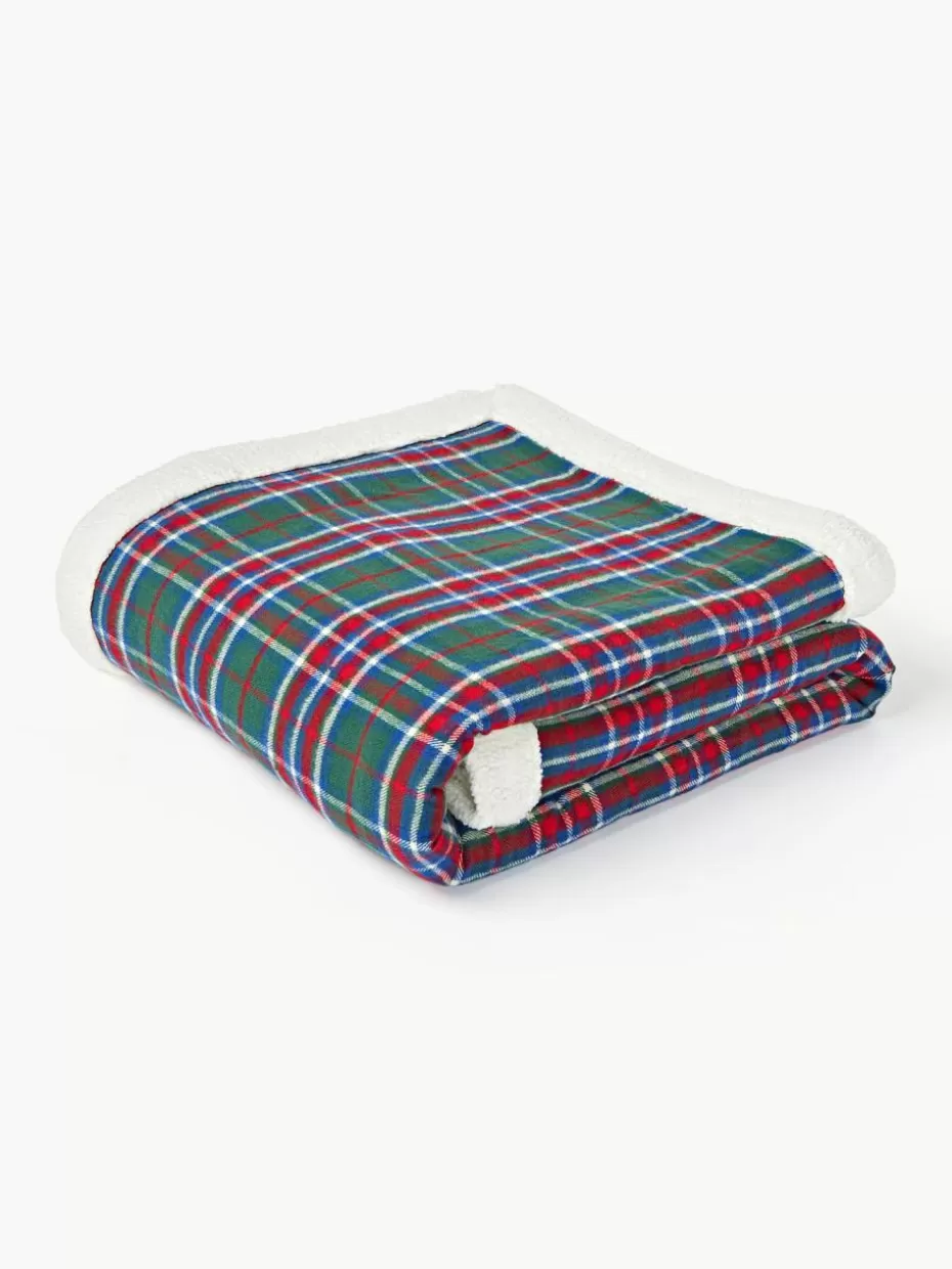 Weihnachtliche Decken & Plaids | Family Holidays-Westwing Collection Karierte Kuscheldecke Gavin Dunkelgrün