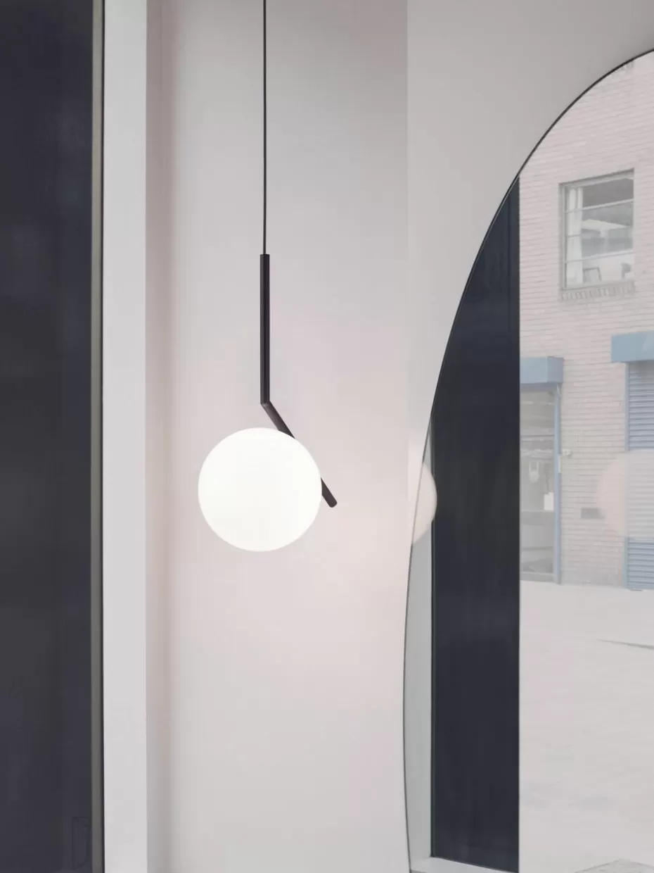 Pendelleuchten-Flos Kleine mundgeblasene Pendelleuchte IC Lights, H 47 cm Schwarz matt, Weiß
