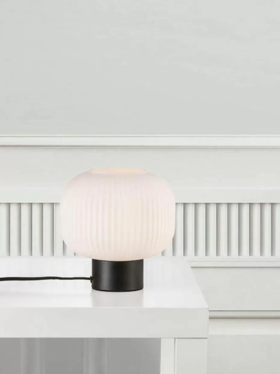 Nachttischlampen-Westwing Kleine Tischlampe Charles aus Opalglas