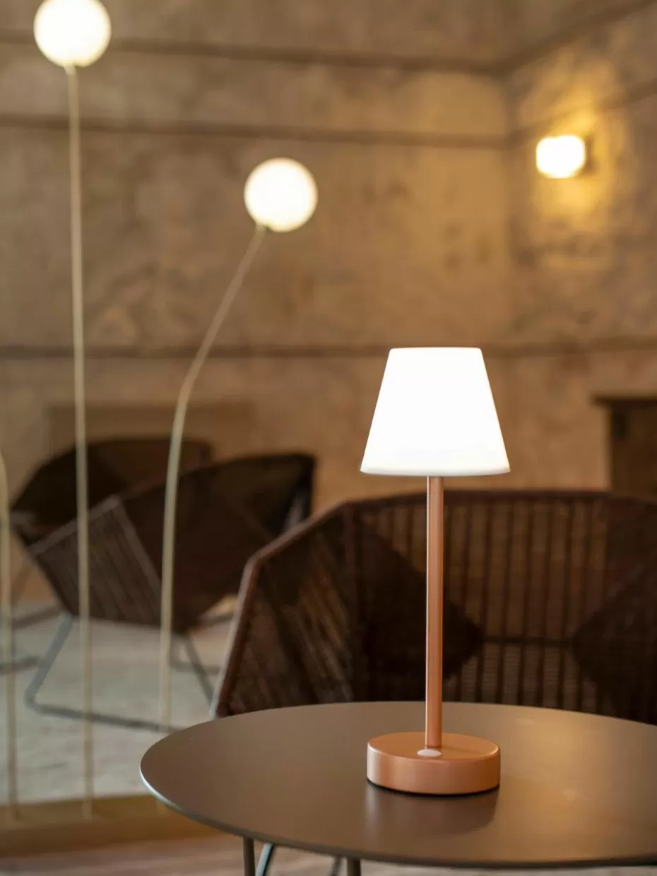 Outdoor Tischlampen | Led-Tischleuchten-Westwing Mobile dimmbare LED-Außentischlampe Lola mit Touch-Funktion Weiß, Rosa
