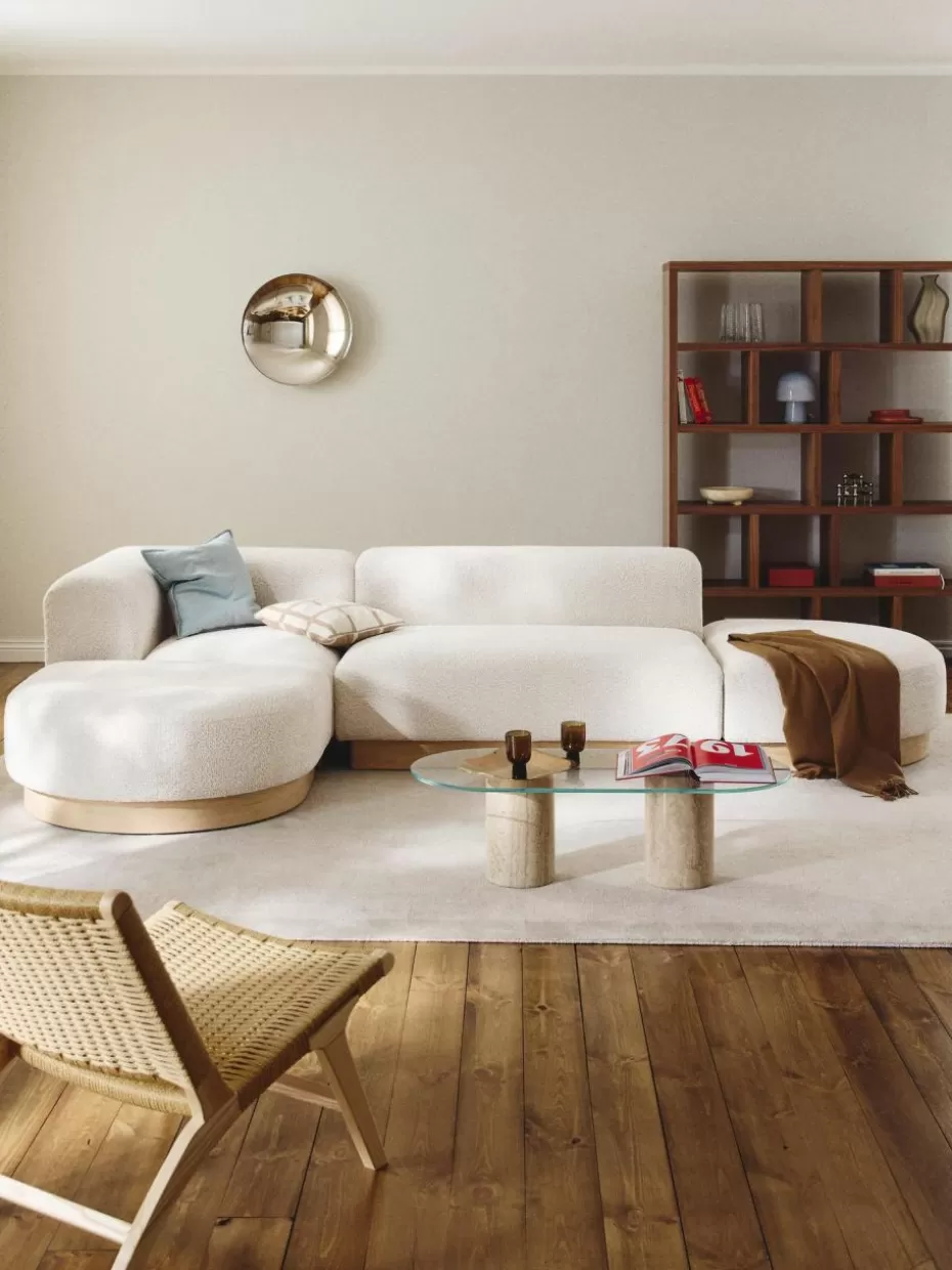 Sofas-Westwing Collection Modulares Ecksofa Natalie aus Teddy-Bouclé Teddy-Bouclé Off White, helles Buchenholz