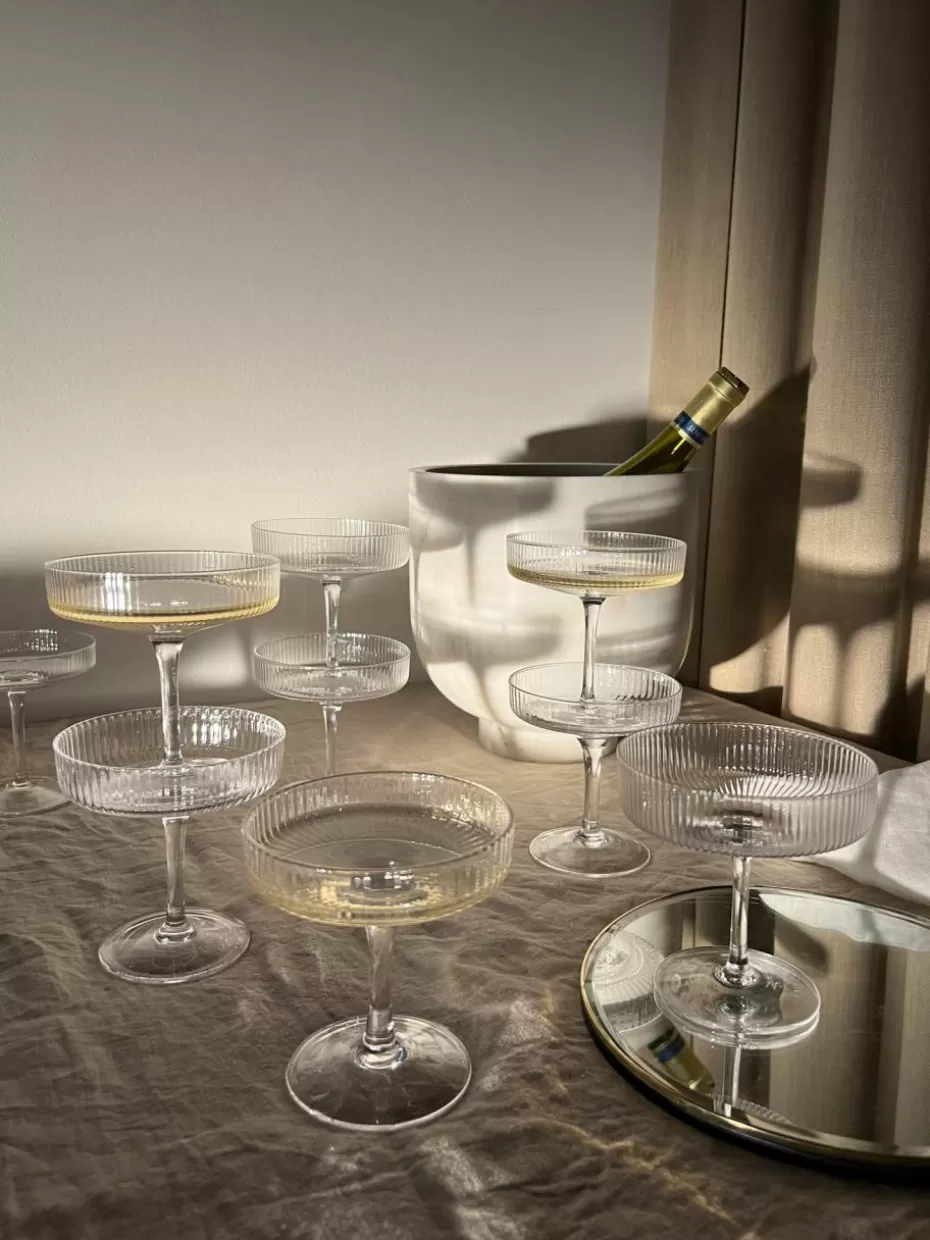 Champagner- & Sektgläser-ferm LIVING Mundgeblasene Champagnerschalen Ripple mit Rillenrelief, 2 Stück Transparent, glänzend