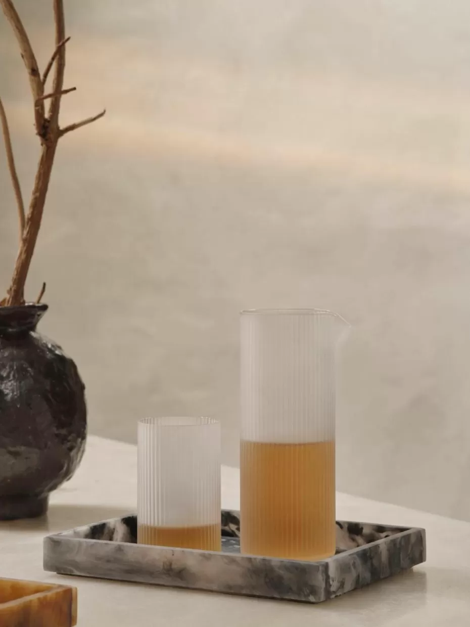 Kannen & Karaffen-ferm LIVING Mundgeblasene Karaffe Ripple mit Rillenrelief, 400 ml Semi-transparent, matt
