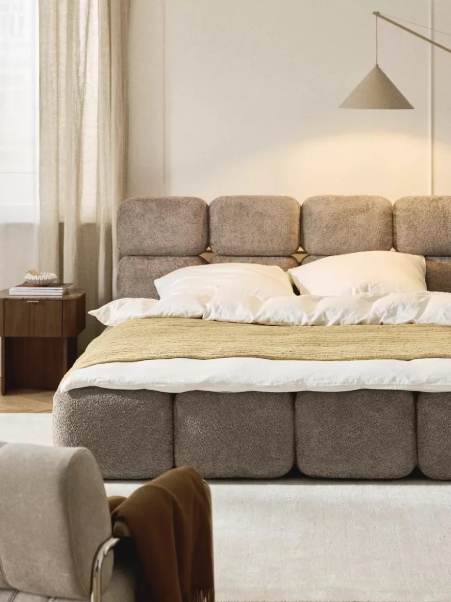 Betten-Westwing Collection Polsterbett Tayla aus Teddy-Bouclé Teddy-Bouclé Taupe