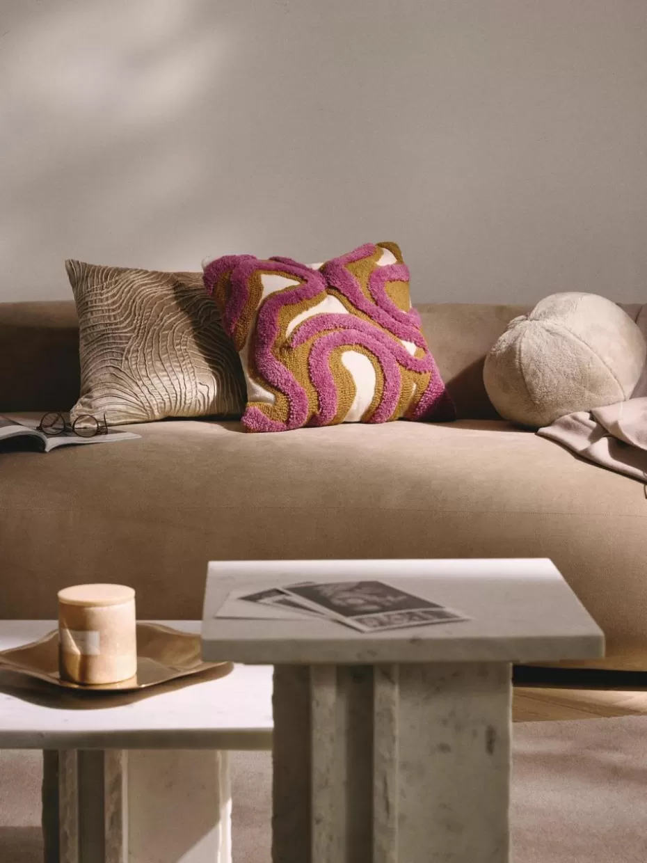 Dekokissen-Westwing Collection Rundes Kunstfell-Dekokissen Ginny Hellbeige