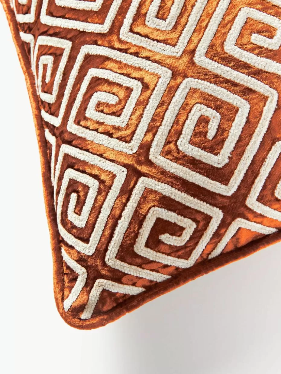 Dekokissen-Westwing Collection Samt-Kissenhülle Solenne mit Chenille-Stickerei Terrakotta, Hellbeige