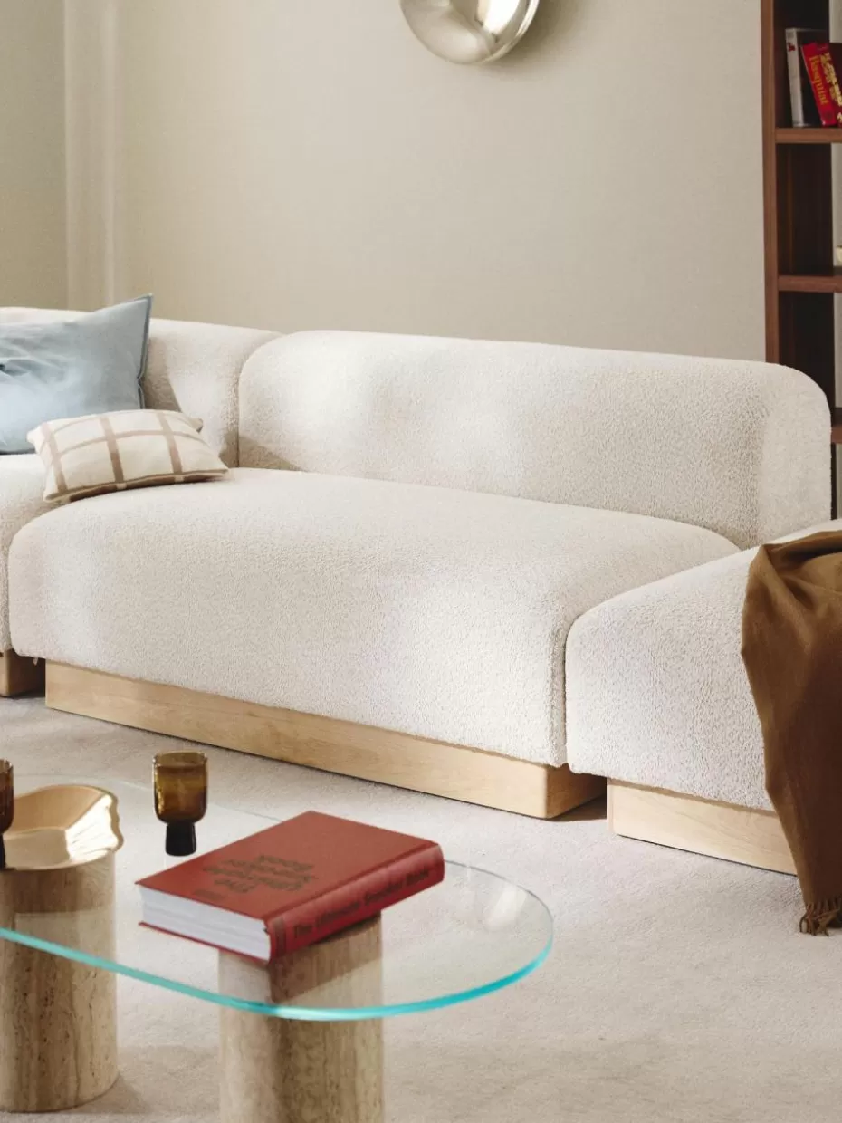 Sofas-Westwing Collection Sofa Natalie (2-Sitzer) aus Teddy-Bouclé Teddy-Bouclé Off White, helles Buchenholz