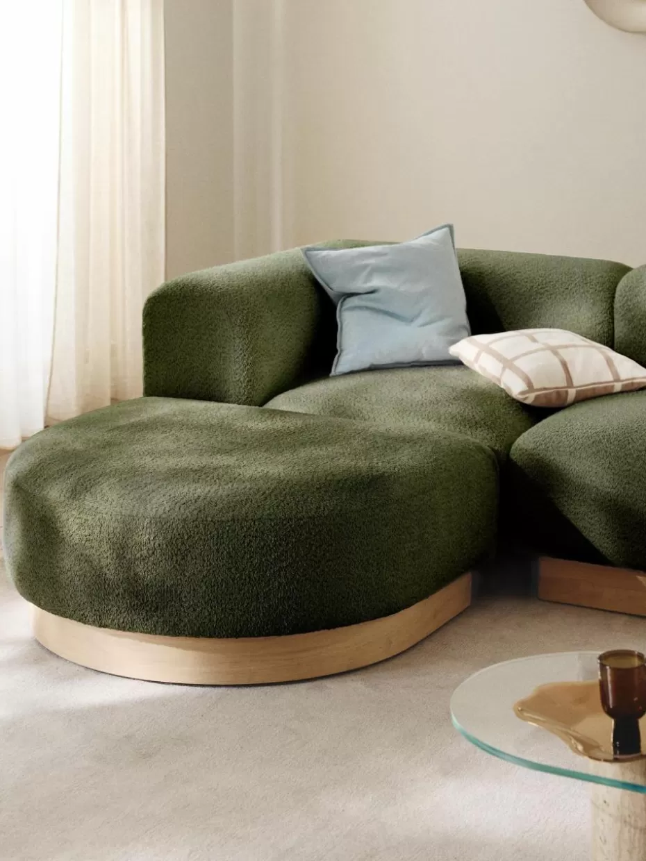 Sofas-Westwing Collection Sofa-Hocker Natalie aus Teddy-Bouclé Teddy-Bouclé Dunkelgrün, helles Buchenholz