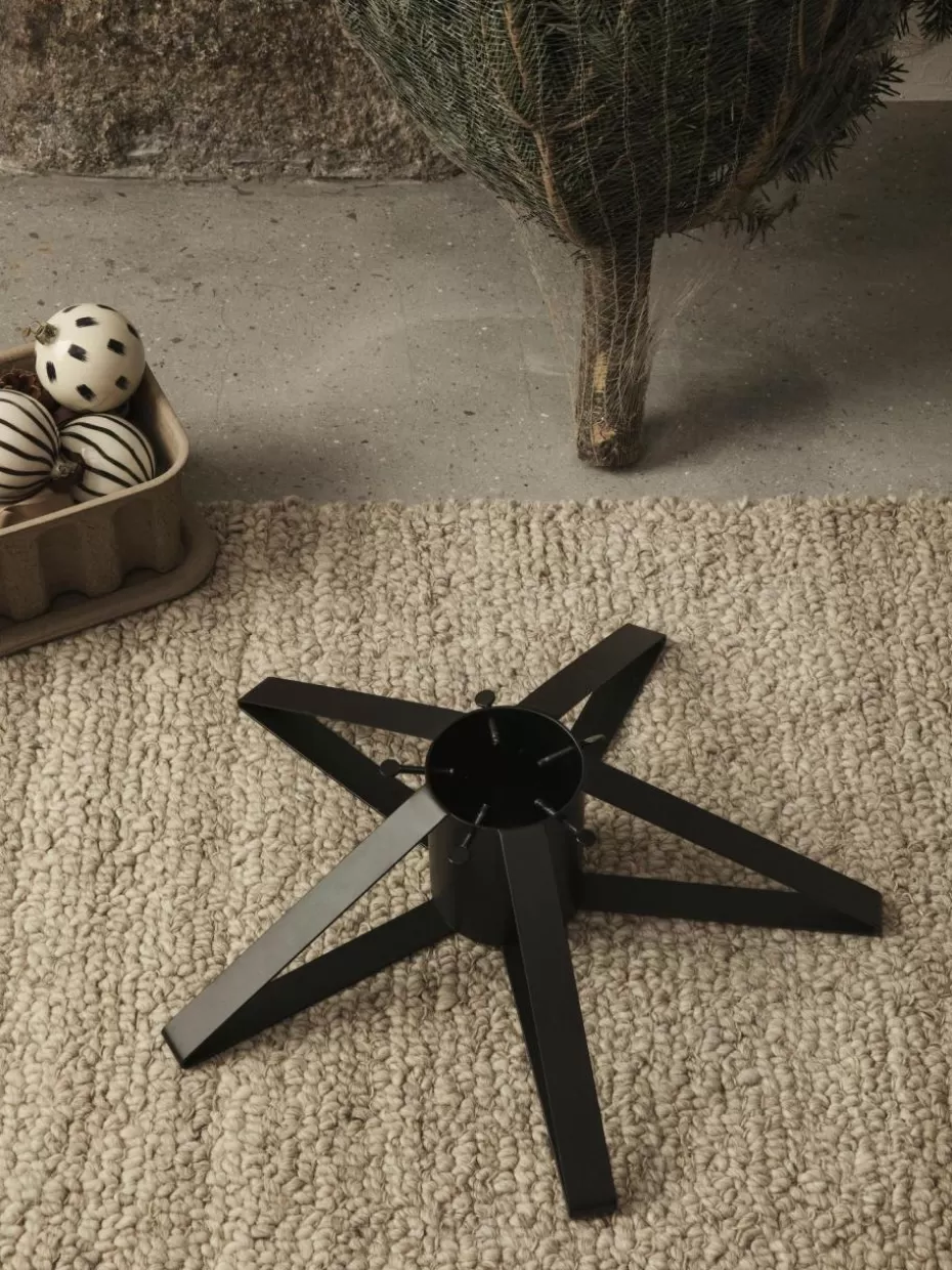 Weihnachtsbäume-ferm LIVING Weihnachtsbaumständer Flake Schwarz